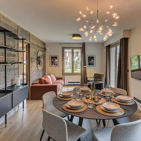 White Pearl A05 Modern Alpes Travel Sleeps 4 To 6 *