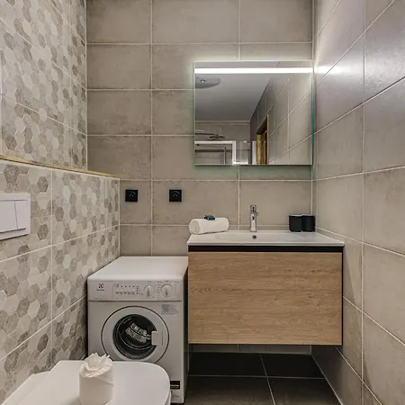 Apartment White Pearl A05 Modern Alpes Travel Sleeps 4 To 6 *